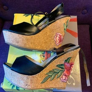Black Wedges